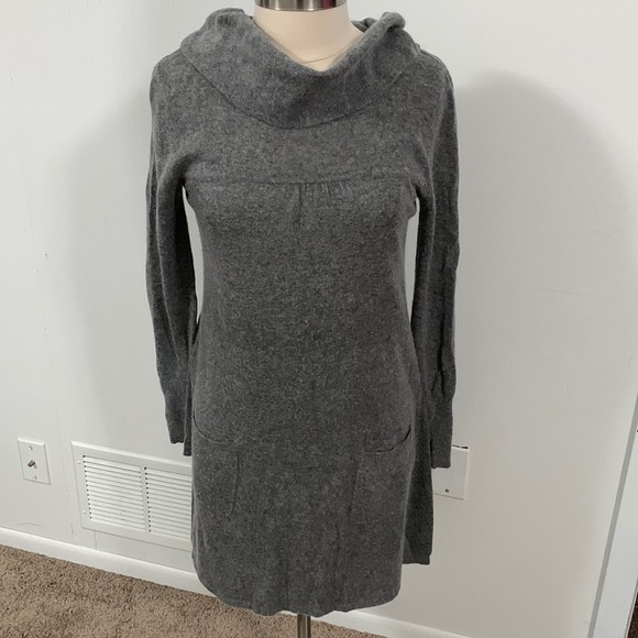 BCBGMaxazria Knit Dress Size M, no material tag gray, very soft possible vintage - Picture 1 of 3